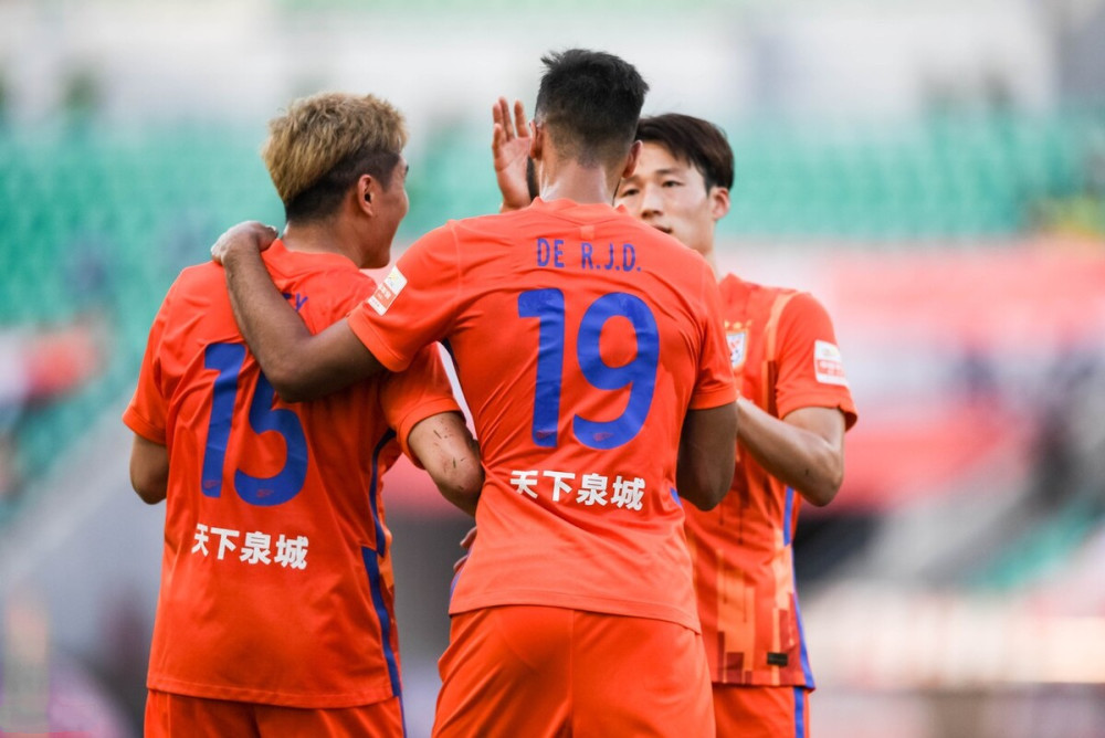 欧超杯加时末段走向成谜；浙江队造点机会；目标明确；年轻球员得到机会(半场人盯人防守图解)